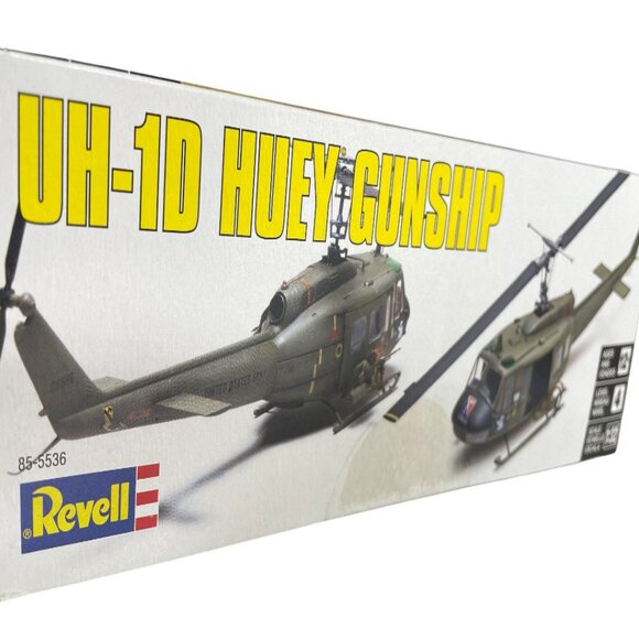 Revell 5536 Bell UH-1D Huey Gunship Helicopter Vietnam Model NEW - Picture 4 of 7